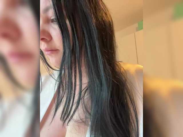 NikaShain free chat on liveonude