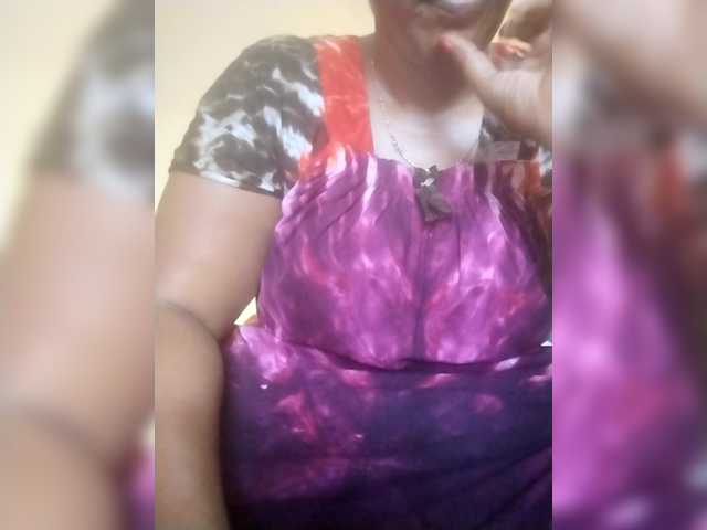 Priyatamil46 Live Cam on BongaCams