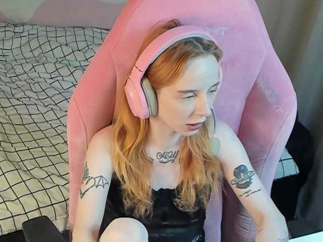 MoonScar's BongaCams show and profile