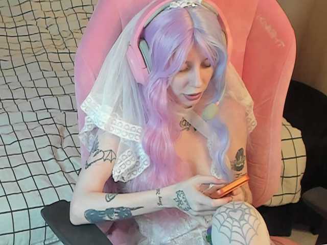 MoonScar's BongaCams show and profile