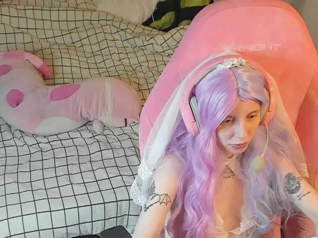 MoonScar's BongaCams show and profile