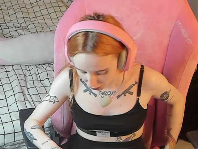 MoonScar's BongaCams show and profile