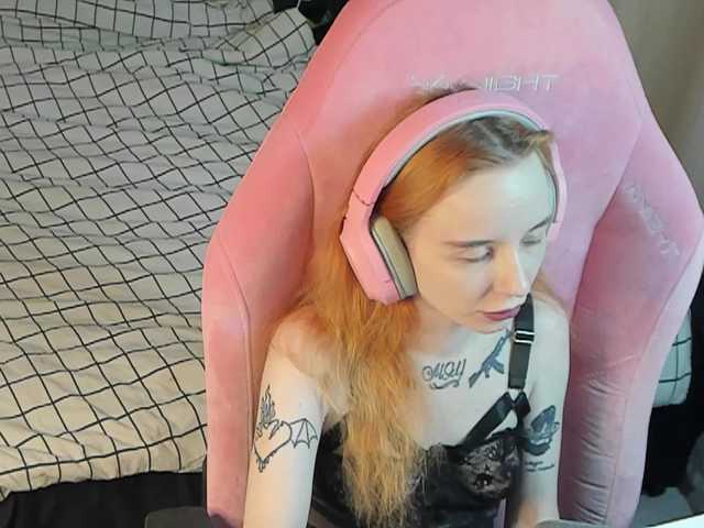 MoonScar's BongaCams show and profile