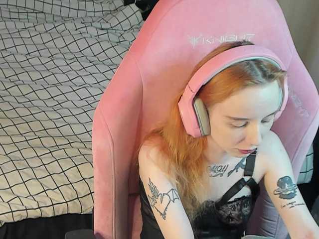 MoonScar's BongaCams show and profile