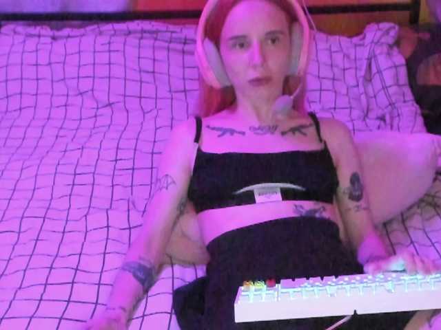 MoonScar's BongaCams show and profile