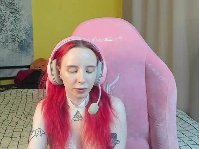 MoonScar's BongaCams show and profile