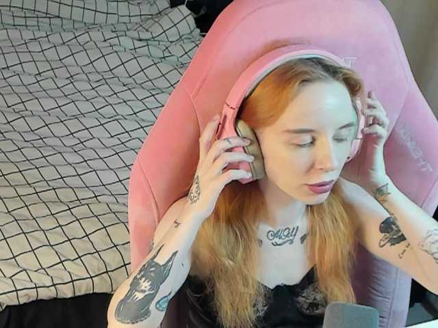 MoonScar's BongaCams show and profile