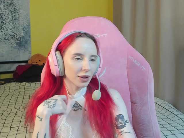 MoonScar's BongaCams show and profile