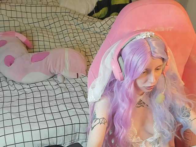 MoonScar's BongaCams show and profile