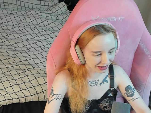 MoonScar's BongaCams show and profile