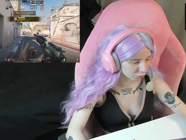 MoonScar's BongaCams show and profile