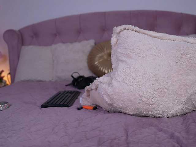 EmmaGoddess's BongaCams show and profile