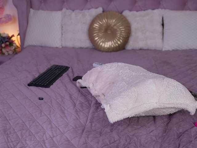 EmmaGoddess's BongaCams show and profile