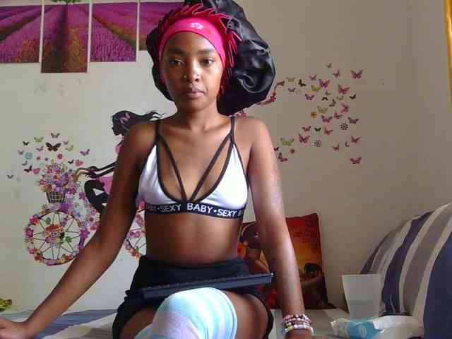 CheekyAngels1 Live Webcam on BongaCams