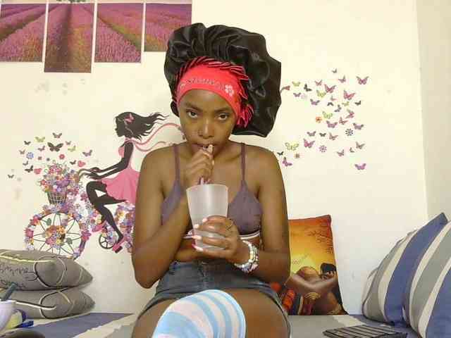 CheekyAngels1 Live Webcam on BongaCams