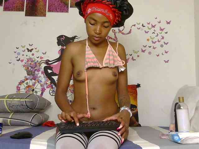 CheekyAngels1 webcam