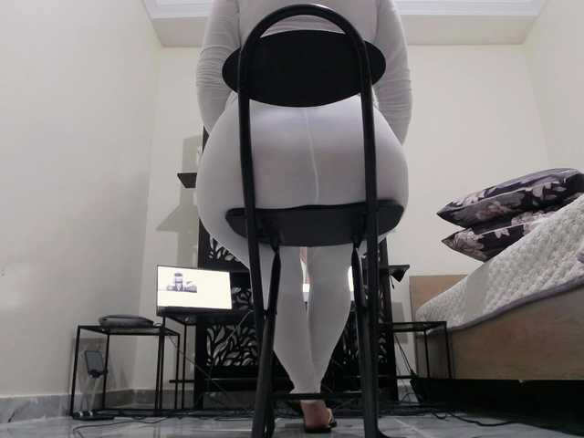 PreciousMoan, une amatrice française avec qui discuter et avoir du sexe