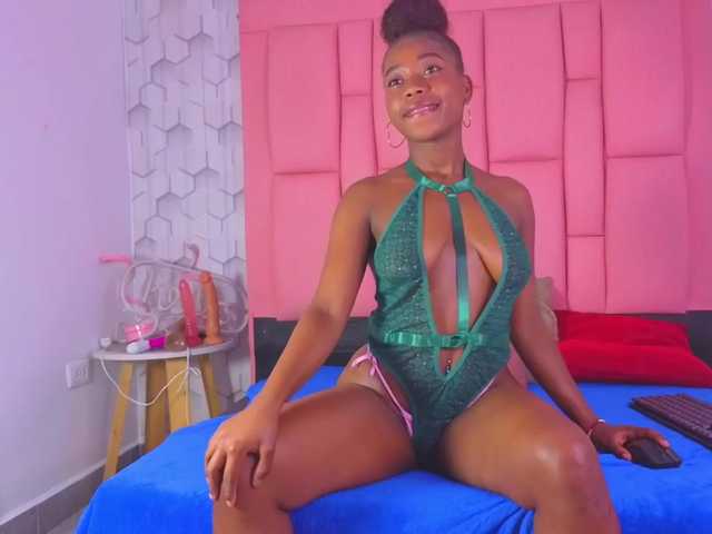 le modèle ashlleyray est en webcam porno dans un show sur le site bongacams, il possède les tags suivants: Ebony,Redhead,Shaved