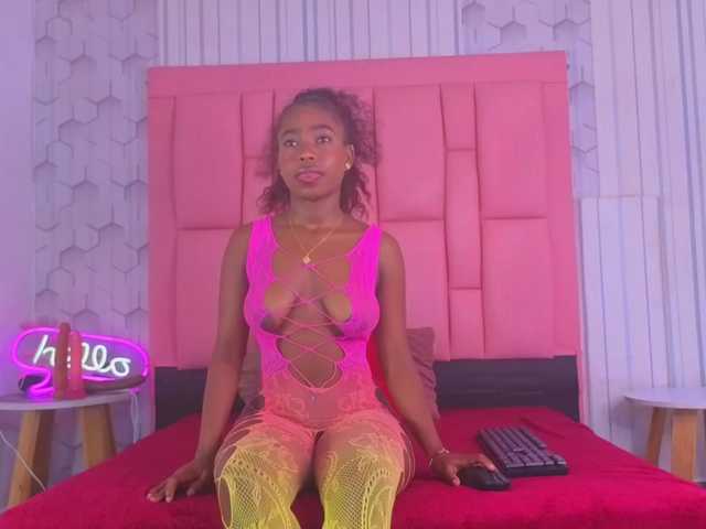 ashlleyray's BongaCams show and profile