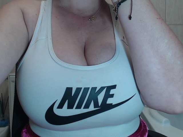 newamyy00's BongaCams show and profile