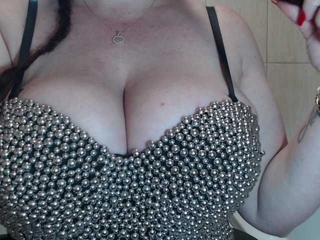 newamyy00's BongaCams show and profile