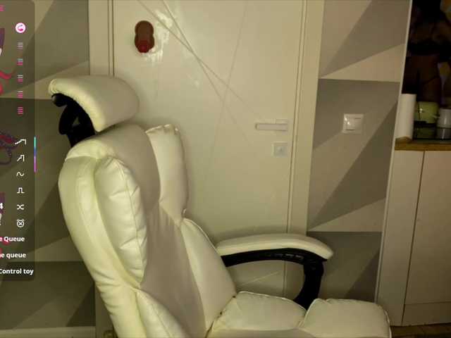 HeyNanno's BongaCams show and profile