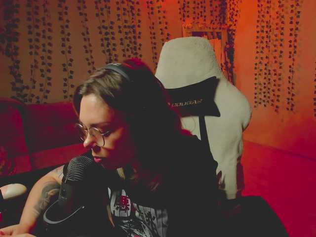 AnnaSebastian's BongaCams show and profile