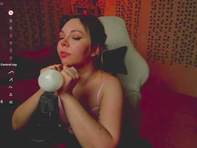 AnnaSebastian's BongaCams show and profile