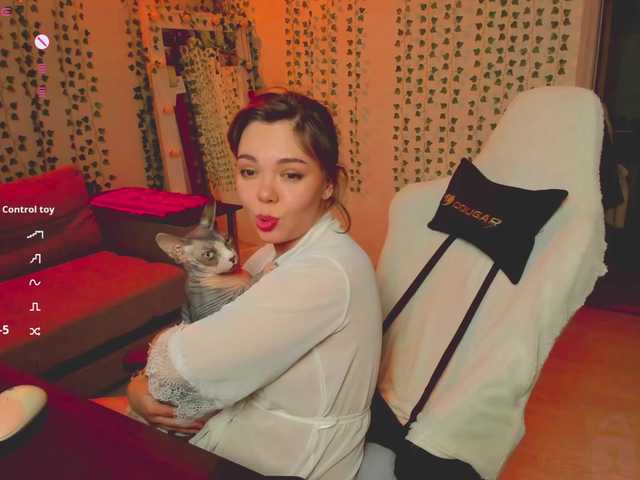 AnnaSebastian's BongaCams show and profile