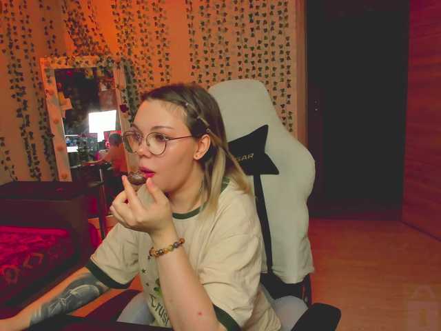 AnnaSebastian's BongaCams show and profile