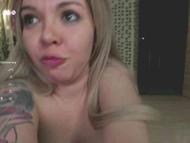 AnnaSebastian Live Webcam on BongaCams