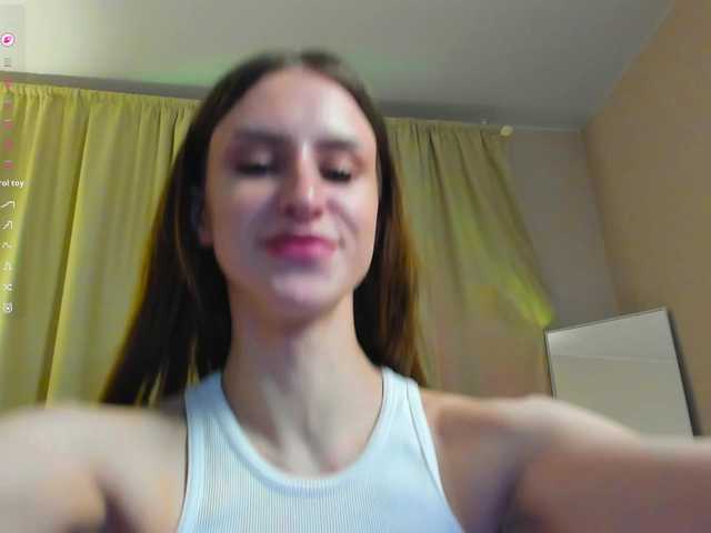 EllieRough's BongaCams show and profile