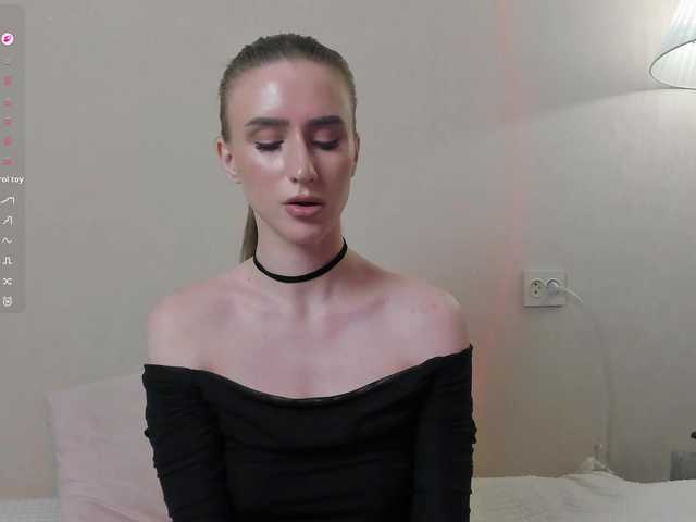 EllieRough's BongaCams show and profile