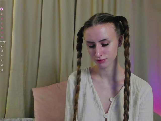 EllieRough's BongaCams show and profile