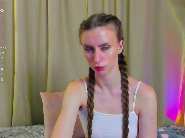 EllieRough's BongaCams show and profile