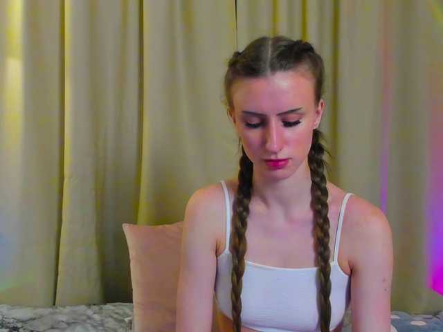 EllieRough's BongaCams show and profile