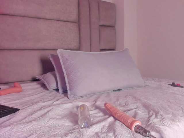 Dulcetentacion-01's BongaCams show and profile