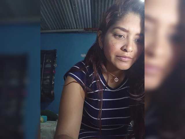 Amalix Live Cam on BongaCams