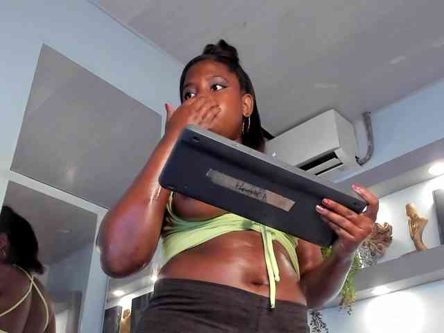 Kylie-Cruz Live Webcam on BongaCams