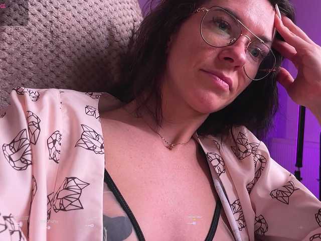 KatyKar's BongaCams show and profile