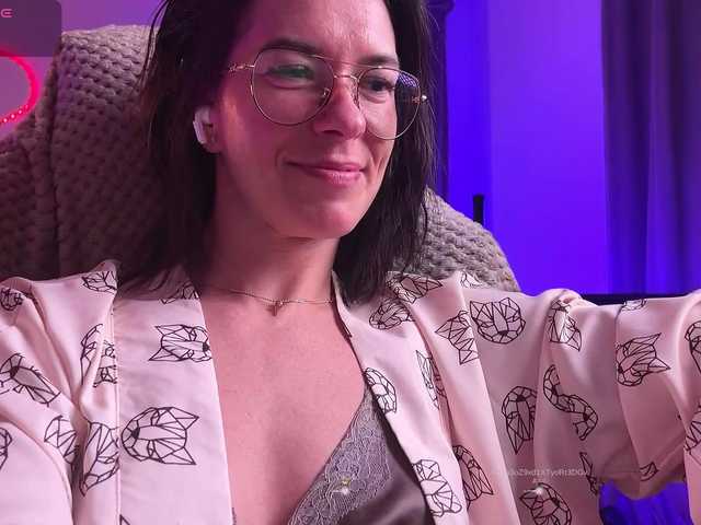 KatyKar's BongaCams show and profile