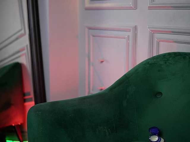 NaomiAmora's BongaCams show and profile