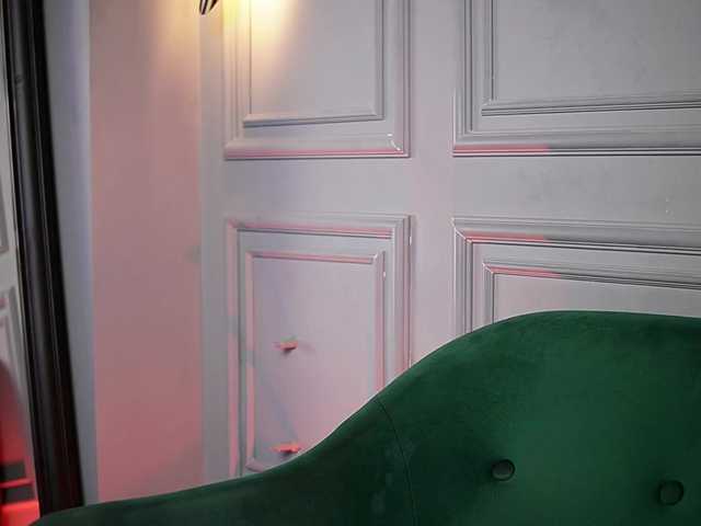 NaomiAmora's BongaCams show and profile