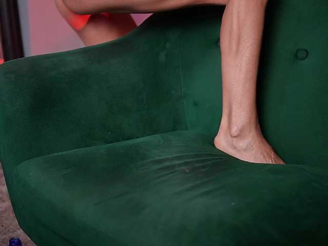 NaomiAmora's BongaCams show and profile