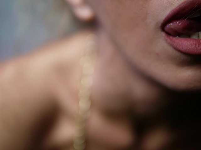 NaomiAmora's BongaCams show and profile