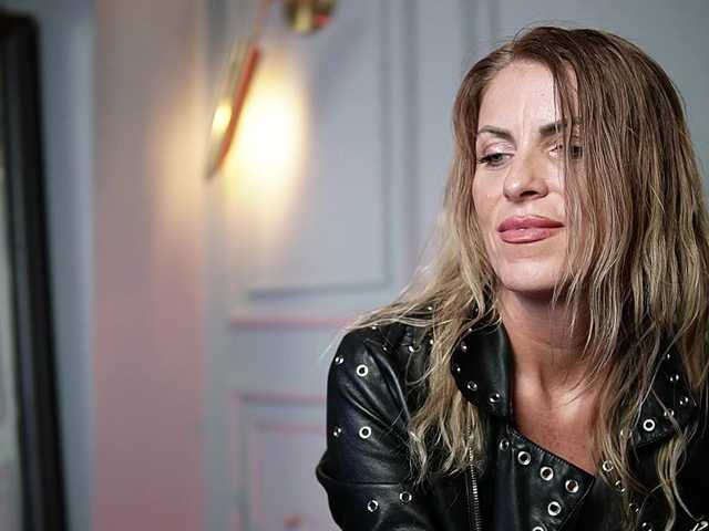 NaomiAmora's BongaCams show and profile