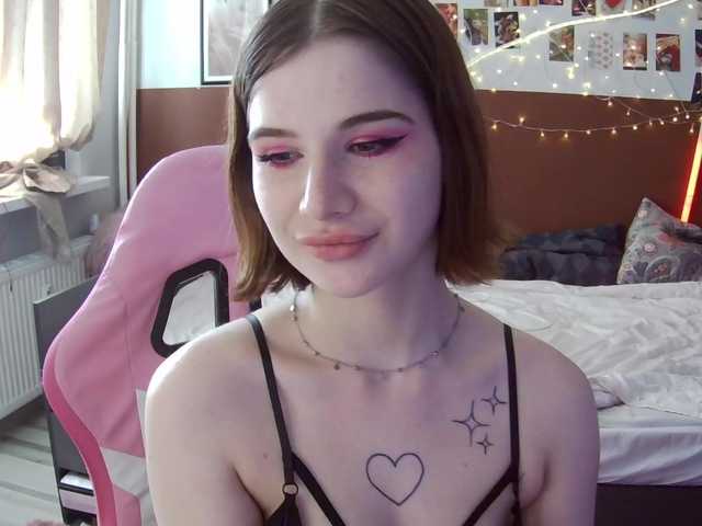 ShanelManro's BongaCams show and profile