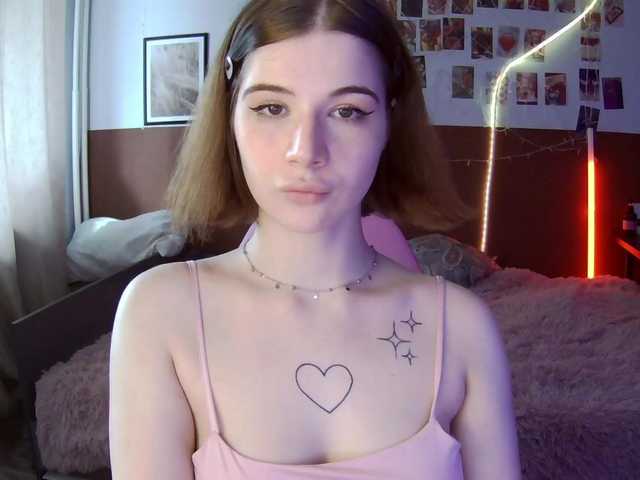 ShanelManro's BongaCams show and profile