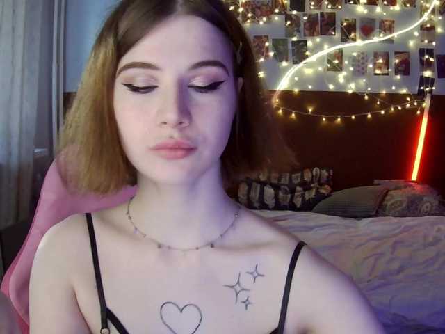 ShanelManro's BongaCams show and profile