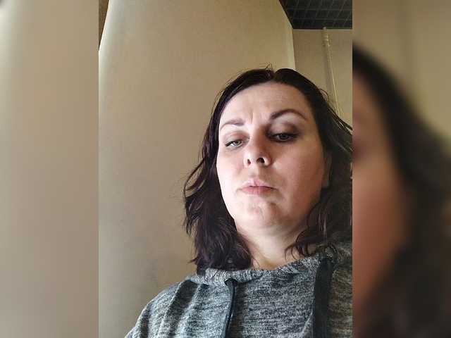 OpenGirl's BongaCams show and profile